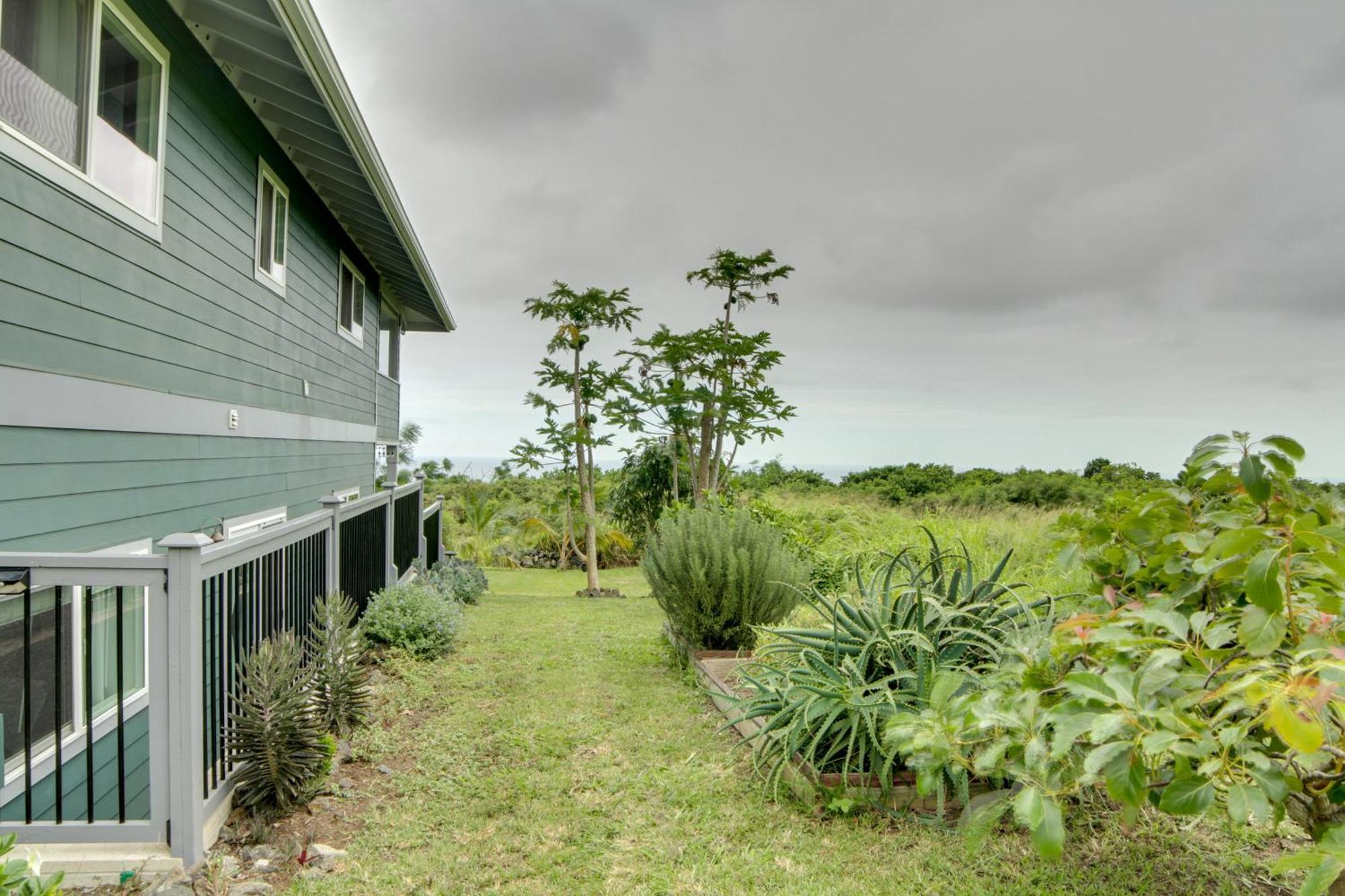 The Aloha Green House Retreat With Ocean Views! Naalehu Bagian luar foto